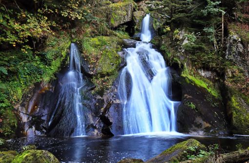 Die Triberger Wasserfälle im Schwarzwald sind ein Publikumsmagnet. Foto: imago images/CHROMORANGE/Werner Thoma