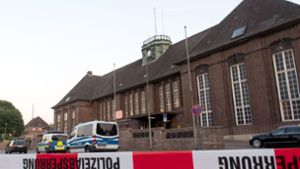 Großes Polizeiaufgebot am Flensburger Bahnhof. . Foto: dpa