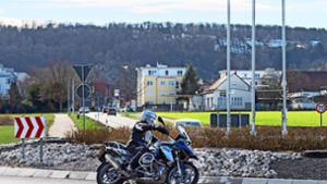 Auch in der Ditzinger Straße in Gerlingen sind Motorradfahrer unterwegs – laut der Stadtverwaltung gehört diese Straße zu den besonders belasteten Strecken. Foto: factum/Andreas Weise
