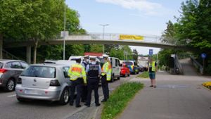 Für die Dauer der Verkehrsunfallaufnahme war der Fahrstreifen Richtung Neckarweihingen auf Höhe Favoriteschloss gesperrt.  Foto: SDMG/Hemmann