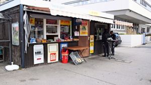 Am Kiosk nahe der Stadtbahn-Haltestelle gibt es jetzt auch Döner und Pommes. Foto: Recklies