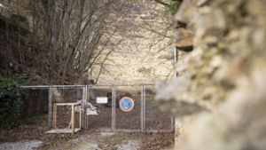 Der Eingang zu dem Muschelkalk-Steinbruch Stephan  in Stuttgart-Hofen. Wurden hier die acht Zwangsarbeiter erschossen? Foto: Lichtgut/Julian Rettig