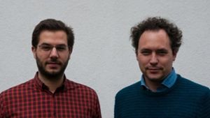 Die Rechtsanwälte Frederik Gärtner (links) und Daniel Halmer haben ein Onlineportal gegründet, das Mietern helfen soll, die Mietpreisbremse durchzusetzen. Foto: wenigermiete.de