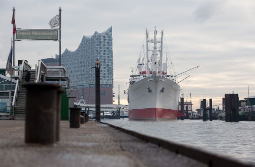 Im Hamburger Hafen wurde eine Wasserleiche entdeckt – vermutlich handelt es sich um Timo Kraus. Foto: dpa