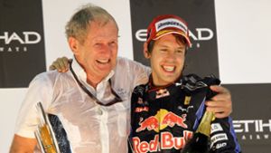 Sebastian Vettel (r) im Jahr 2010 mit Helmut Marko. Foto: Jens Büttner/DPA/dpa/Archiv