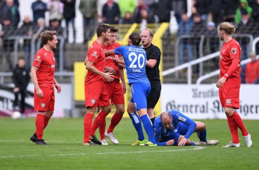 In Reutlingen ging es am Sonntag teilweise emotional zur Sache – beim Stadtderby der Stuttgarter Kickers gegen den VfB II dürfte dies am kommenden Samstag nicht anders werden. Foto: Baumann