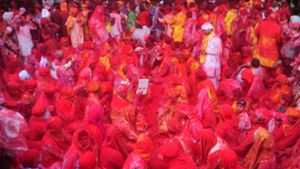 Beim Holi-Fest in Indien und Nepal wird es jedes Jahr farbenfroh, wenn der Frühlingsbeginn gefeiert wird. Foto: Pacific Press via ZUMA Wire