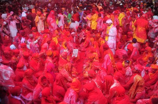 Beim Holi-Fest in Indien und Nepal wird es jedes Jahr farbenfroh, wenn der Frühlingsbeginn gefeiert wird. Foto: Pacific Press via ZUMA Wire