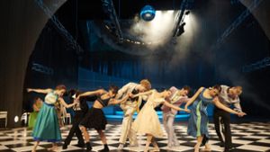 Partystimmung auf der Opernbühne Foto: Staatstheater/Matthias Baus