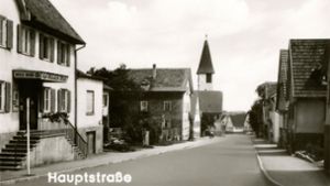 Die Hauptstraße im Ostfilderner Stadtteil  Kemnat um das Jahr  1965 mit Blick in den Ortskern Foto: Stadtarchiv Ostfildern