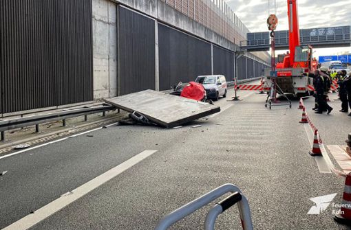 Die Autofahrerin hatte keine Chance – sie starb. Foto: dpa/Feuerwehr Köln