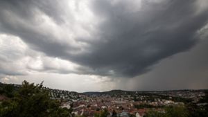 Meteorologen warnen vor einer Gewitterfront (Archivfoto). Foto: dpa/Christoph Schmidt