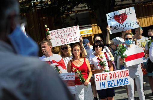 In Stuttgart sind am Samstag Menschen auf die Straße gegangen, um auf die Lage in Belarus aufmerksam zu machen. Foto: Lichtgut/Max Kovalenko