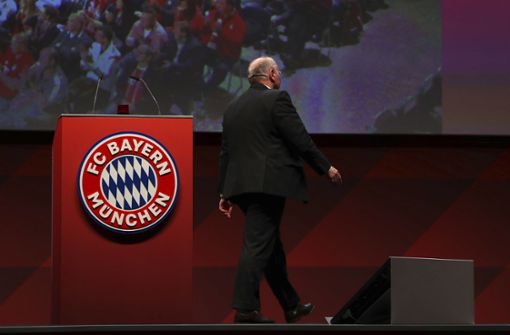 Uli Hoeneß verabschiedet sich nach 40 Jahren vom FC Bayern München. Foto: AP/Matthias Schrader