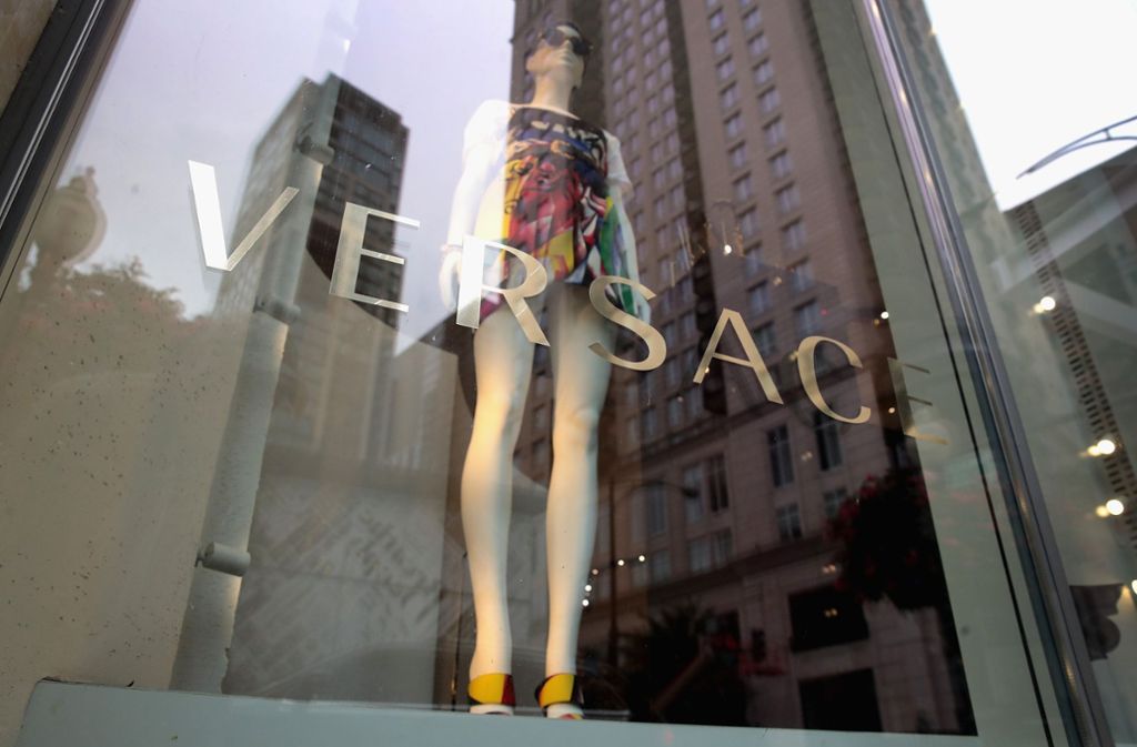 Versace entschuldigte sich am Sonntag für das T-Shirt. (Symbolbild) Foto: AFP