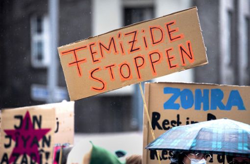Sind Femizide vermeidbar? Der Landgerichtspräsident plädiert für mehr Wachsamkeit bei Gewalt gegen Frauen. Foto: dpa/Christophe Gateau