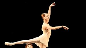 Alicia Amatriain und Friedemann Vogel bei der Aufführung von  „Legende“ Foto: Stuttgarter Ballett
