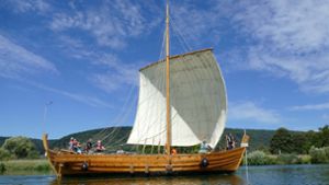 Trierer Forscher sind auf dem originalgetreu nachgebauten römischen Segelfrachter «Bissula» auf der Mosel unterwegs. Foto: Universität Trier/dpa