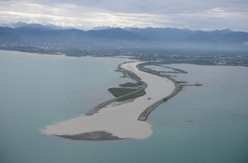 Luftbild vom 24. August 2018 – die namenlose Sandinsel wird bald wieder verschwinden. Foto: Internationale Rheinregulierung