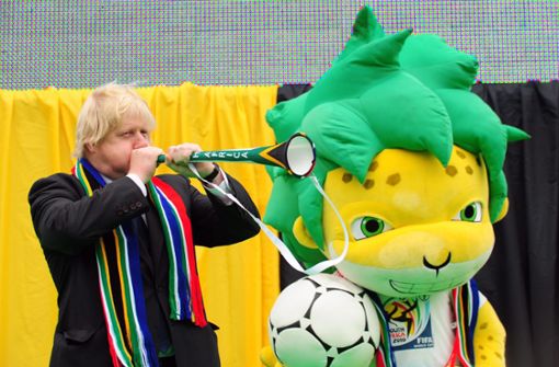 Boris Johnson ist durchaus fußballbegeistert. Foto: dpa/Facundo Arrizabalaga