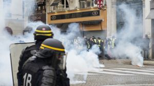Für die Polizisten in Frankreich stieg der Druck durch Gewalt am Rande von „Gelbwesten“-Protesten. Foto: dpa/Kamil Zihnioglu