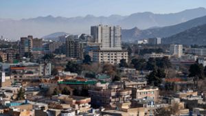 Ein starkes Erdbeben der Stärke 6,4 ließ Gebäude von der Hauptstadt Kabul bis Islamabad im benachbarten Pakistan erbeben. Foto: AFP/WAKIL KOHSAR