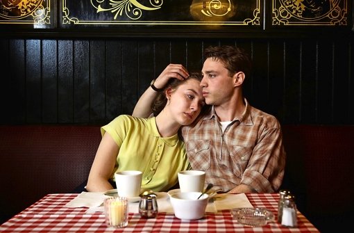 aoirse Ronan,  Emory Cohen in „Brooklyn –  Eine Liebe zwischen zwei Welten“ Foto: 20th Century Fox