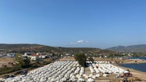 In dem neuen Zeltlager können bis zu 3000 Menschen unterkommen. Foto: /StZ/ Gerd Höhler