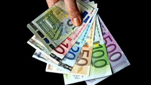 Falsche Schweizer Franken gegen echte Euro wollten Betrüger einem Geschäftsmann aus Korntal-Münchingen andrehen. Foto: dpa