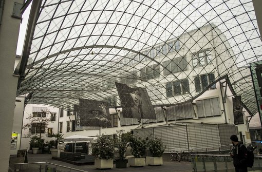 Die diversen Aufbauten im Innenhof des Bosch-Areals haben Kritiker hervorgerufen. Ein Raucher-Zelt ist dort bereits verschwunden Foto: Lichtgut/Max Kovalenko