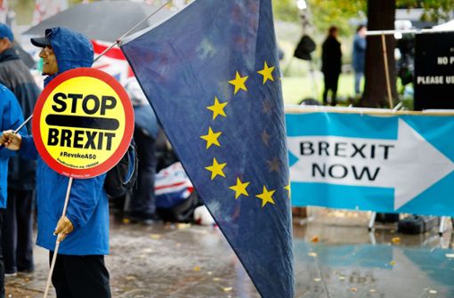 Die Hoffnung, dass ein ungeregelter Brexit verhindert werden kann, ist mit der Einigung auf ein modifiziertes Abkommen gestiegen. Foto: AFP/TOLGA AKMEN