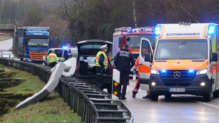 Unfall bei Steinheim: 56-Jähriger stirbt während der Autofahrt