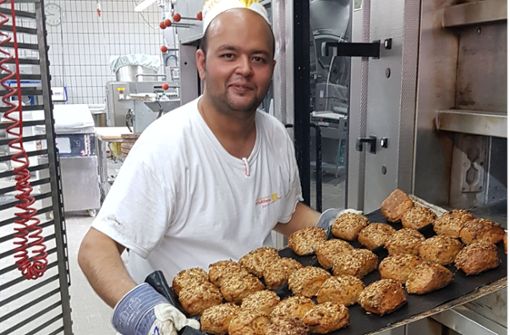 Naser Samadi arbeitet in einer Bäckerei in Ostfildern-Nellingen. Dort hat er auch seine Ausbildung gemacht. Der gebürtige Afghane saß schon in Haft, als seine Abschiebung in letzter Minute verhindert wurde. Foto: privat