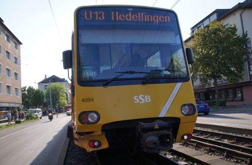 Der Autofahrer stieß mit einer Stadtbahn der Linie U13 zusammen. (Symbolbild) Foto: SDMG/SDMG / Werner