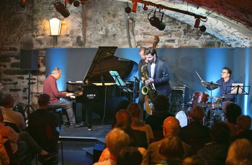 Mit seinem Quartett war der Pianist Enrico Pieranunzi schon häufiger im Esslinger Jazzkeller zu Gast. Beim Jazzfestival im Herbst wird er dort solo zu erleben sein. Foto: Roberto Bulgrin