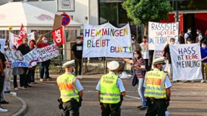 In Hemmingen demonstrierten Bürger gegen eine politische Veranstaltung der AfD. Mehr Bilder finden Sie in unserer Bildergalerie. Klicken Sie sich durch. Foto: factum/Simon Granville