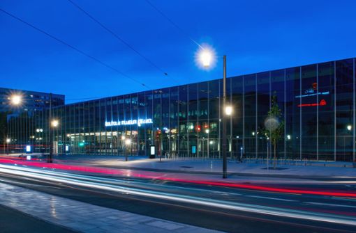 Blick auf das neue Bauhaus-Museum in Dessau am Abend Foto: dpa