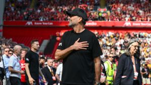Jürgen Klopp begrüßt die Fans vor seinem letzten Spiel an der Anfield Road. Foto: Craig Thomas/News Images via ZUMA Press Wire/dpa