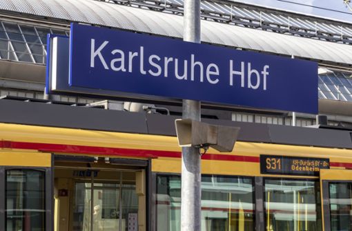 Der Vorfall ereignete sich am Hauptbahnhof in Karlsruhe. (Symbolbild) Foto: imago images/Arnulf Hettrich