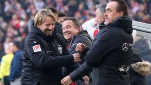 Krise überwunden? VfB-Sportdirektor Sven Mislintat (li.) kann sich für’s Erste freuen. Foto: Baumann