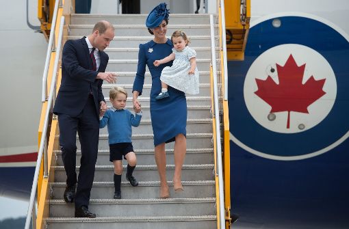 Prinz William und seine Frau Kate mit den beiden Kindern George und Charlotte. Foto: The Canadian Press