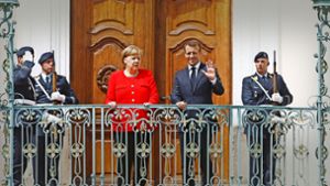Das Treffen von Angela Merkel und Emmanuel Macron wird vom Streit über die  Asylpolitik dominiert, der sich in Berlin zu einer Regierungskrise ausgewachsen hat. Foto: Getty