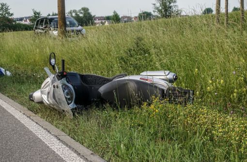Bei einem Unfall bei Neuhausen/Fildern wurde ein 65-jähriger Rollerfahrer verletzt. Eine Frau hatte zu spät gebremst und war auf den Roller aufgefahren. Foto: SDMG/SDMG / Dettenmeyer