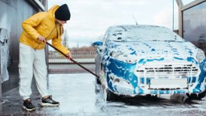 In diesem Artikel zeigen wir Ihnen, worauf Sie achten müssen, wenn Sie Ihr Auto im Winter bei Minusgraden waschen möchten.