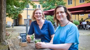 Haben lange damit gehadert, trans zu sein: die  Stuttgarterinnen Tanja Gemeinhardt (li. hinten) und Sonja Matusek Foto: Lichtgut/Ferdinando Iannone