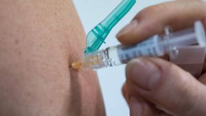 Nach einer Umfrage des Robert Koch-Instituts lassen sich nur rund 40 Prozent aller Krankenhaus-Mitarbeiter gegen Influenza immunisieren. (Symbolbild) Foto: dpa