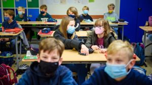 Viele Schüler haben sich an den Unterricht mit Maske gewöhnt. Foto: dpa/Gregor Fischer