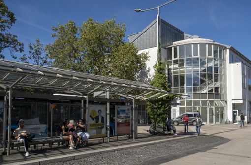 Der Ludwigsburger Busbahnhof ist keine Schönheit. Das soll sich bald ändern. Foto: Jürgen Bach