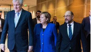 Horst Seehofer (links), Angela Merkel und Martin Schulz im Willy-Brandt-Haus in Berlin. (Archivfoto) Foto: dpa