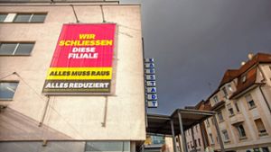 Dunkle Wolken über Esslingen: Mit der Schließung der Häuser Karstadt und Kögel schnellt die Leerstandsquote in Esslingen auf 35 Prozent. Foto: Roberto Bulgrin/bulgrin